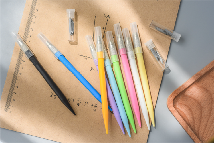 Craft Knife Precision Cutter with Spare Blades